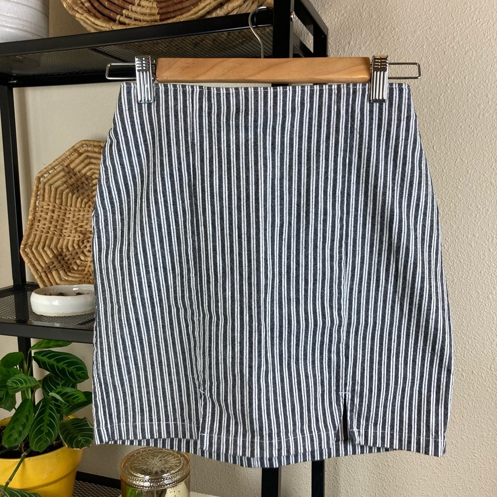 HOLLISTER stripped ultra high waisted mini skirt size XS